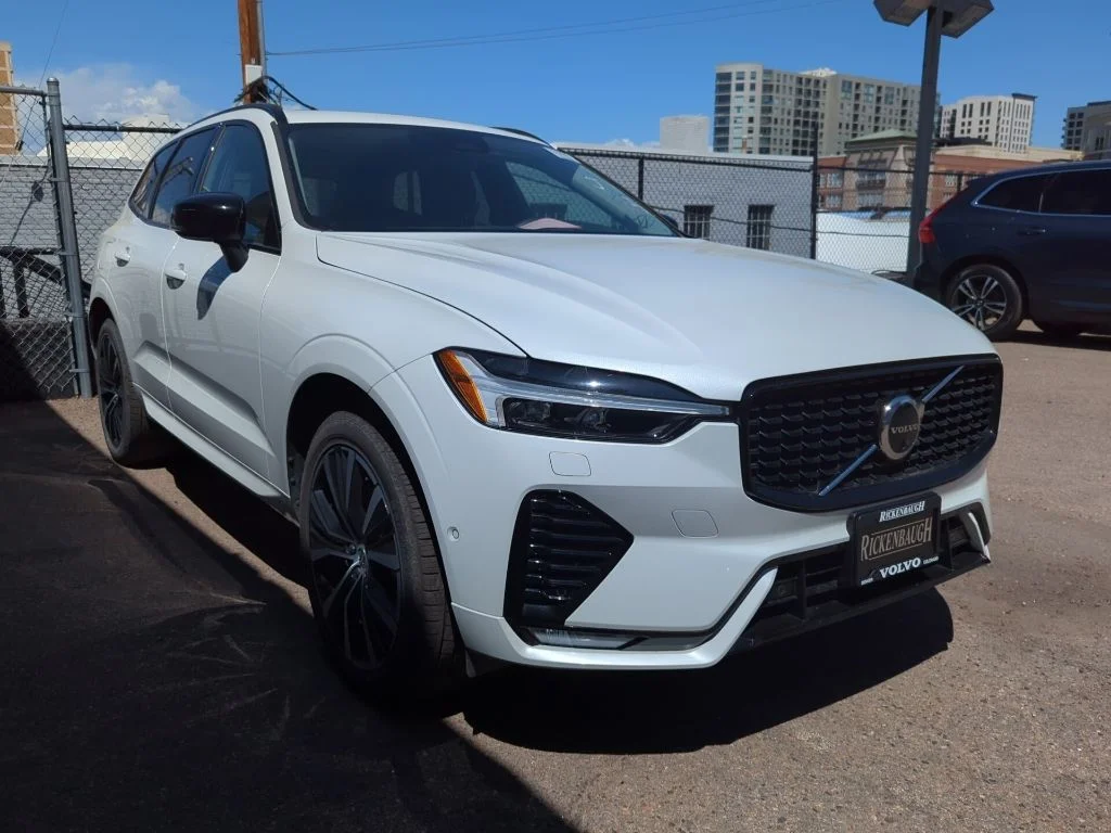 2025 Volvo XC60 B5 Plus Dark AWD's photo
