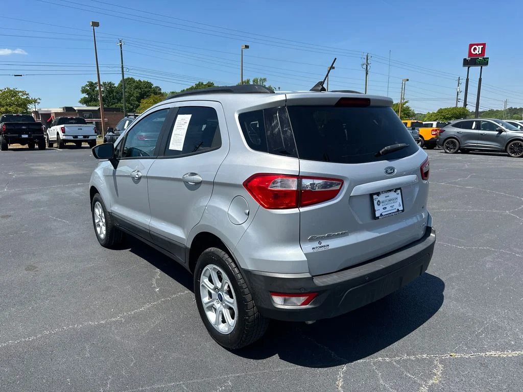 Used 2020 Silver Ford SE image 5