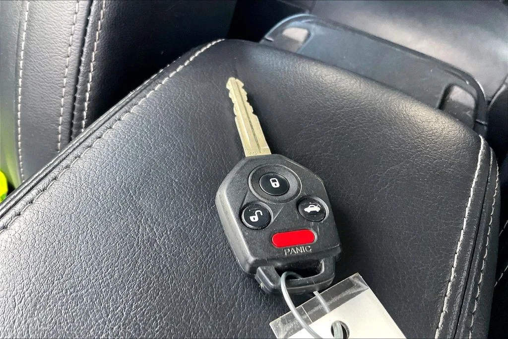 Used 2018 Black Subaru 2.5i Limited image 11