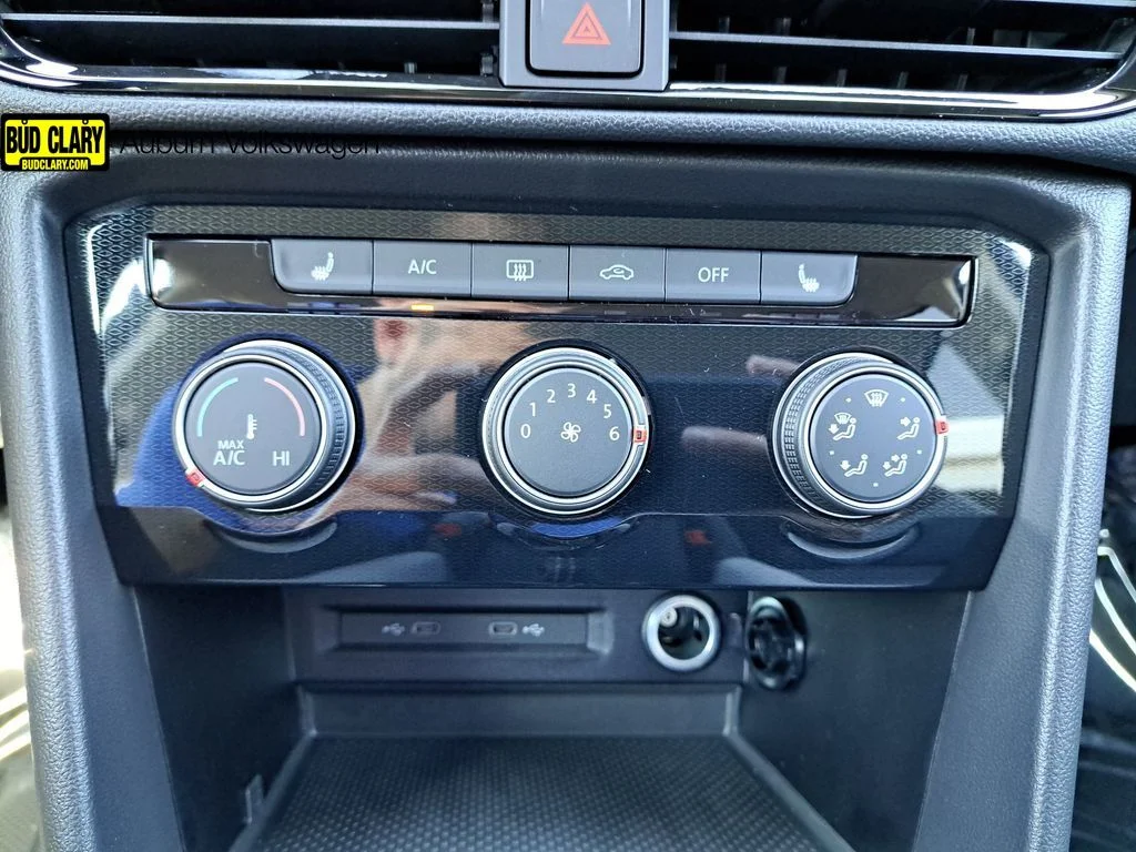New 2025 Black Volkswagen 1.5T S image 27