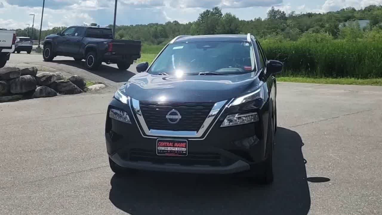 Used 2023  Nissan SV image 3