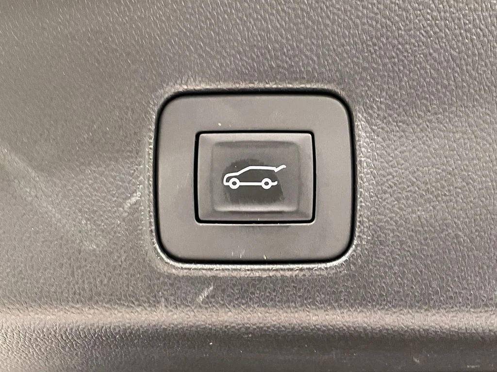 Used 2025 Black Chevrolet LT image 13