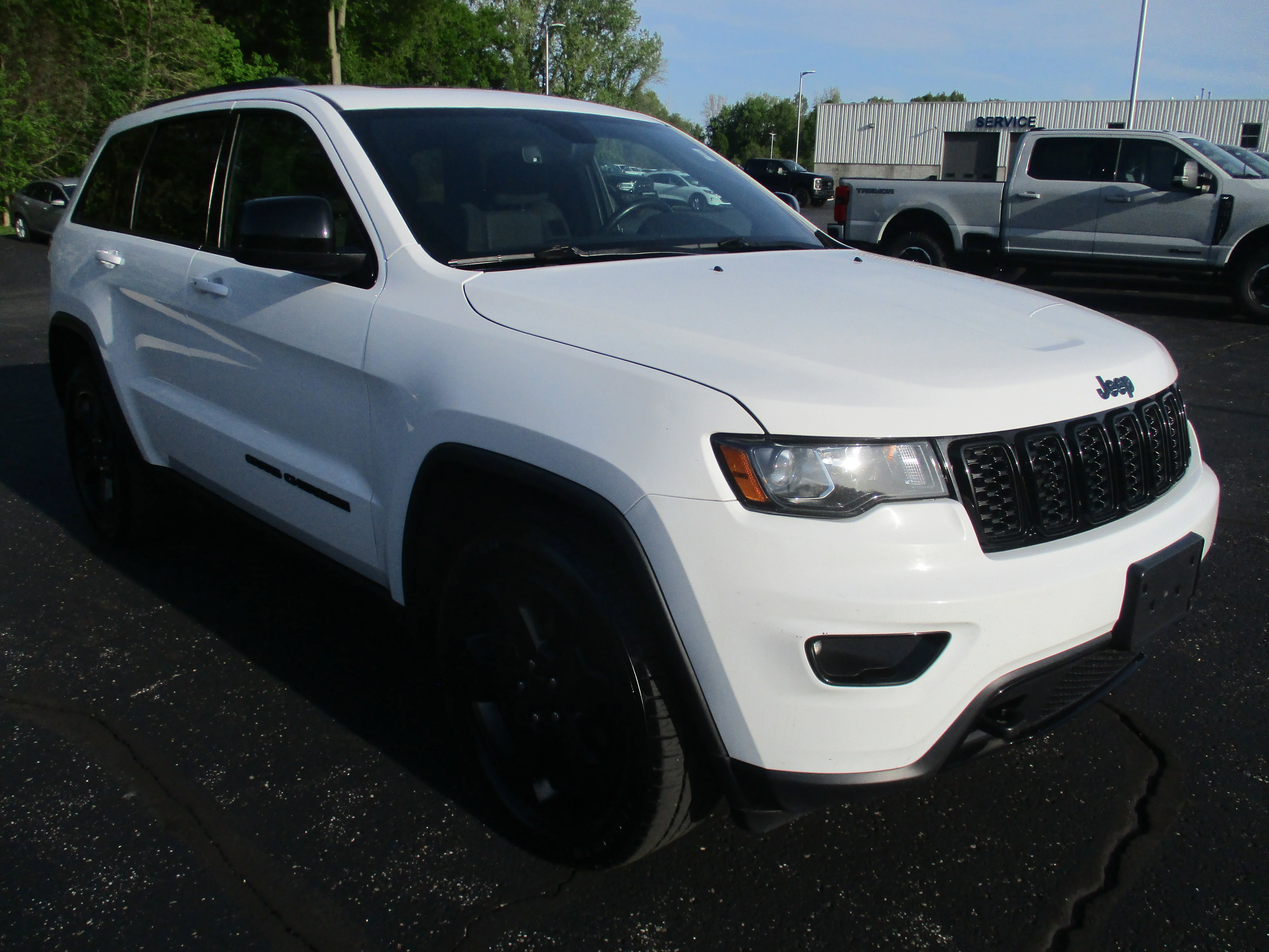 Used 2018 Bright White Clearcoat Jeep Upland image 3