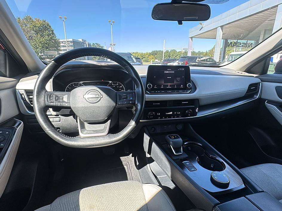 Used 2025 Scarlet Ember Tintcoat Nissan SV image 29