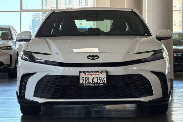 Used 2025 Ice Cap Toyota SE image 12