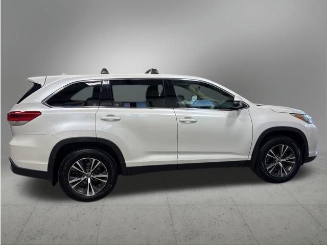 Used 2019 Blizzard Pearl Toyota LE Plus image 6