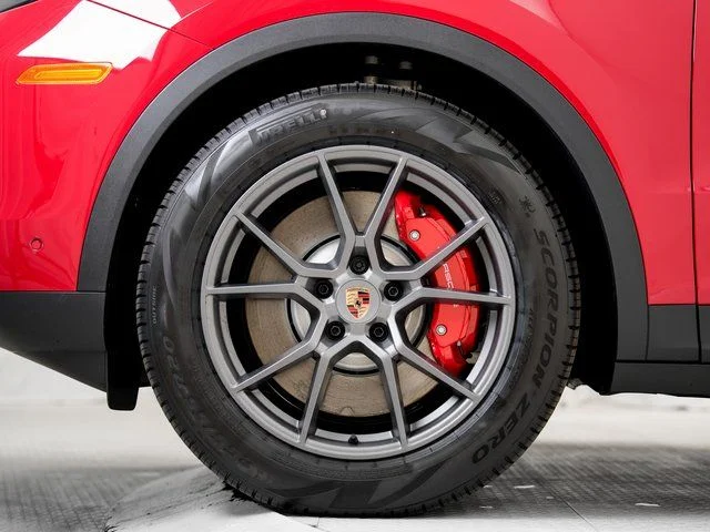 Certified Used 2025  Porsche S image 32