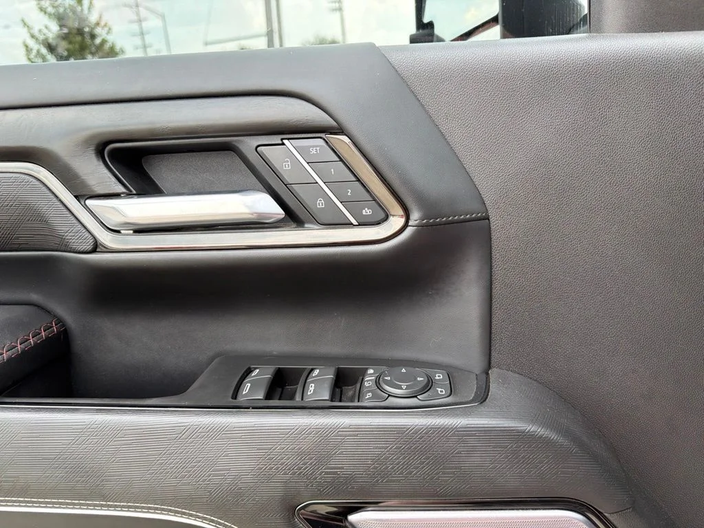 Used 2025 Black GMC AT4X image 18