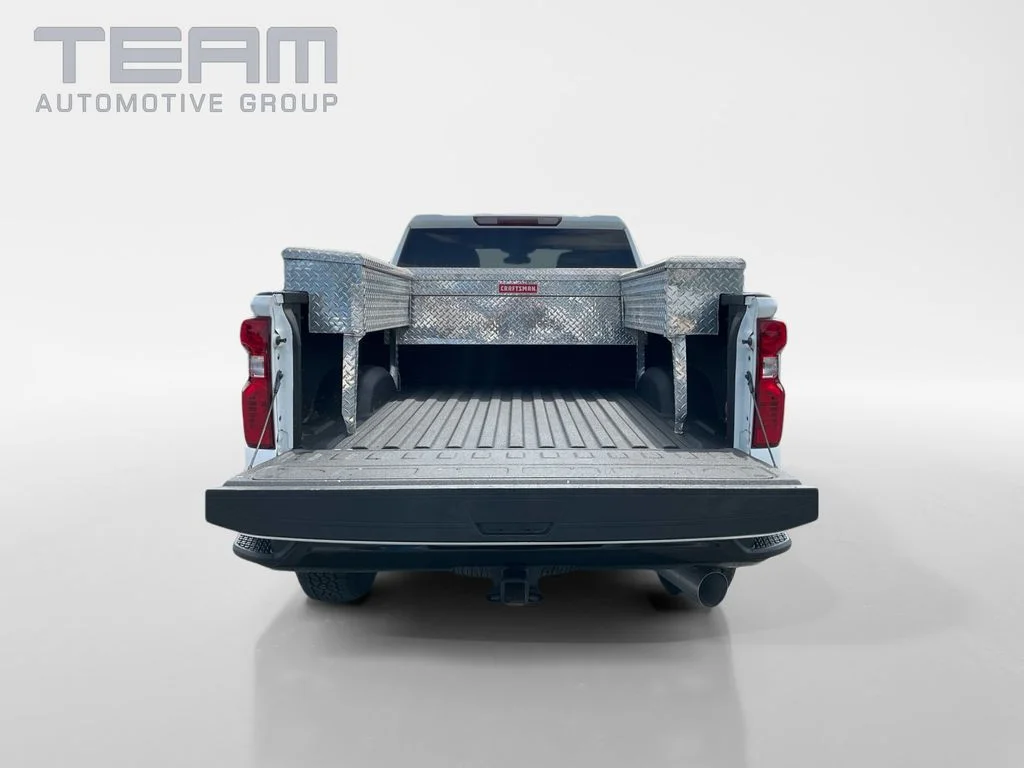 Used 2024 White Chevrolet Custom image 25