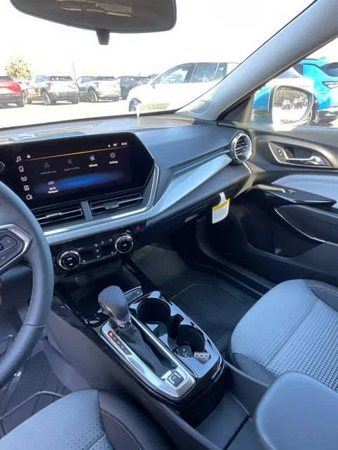 2025 Chevrolet Trax RS - Photo 7