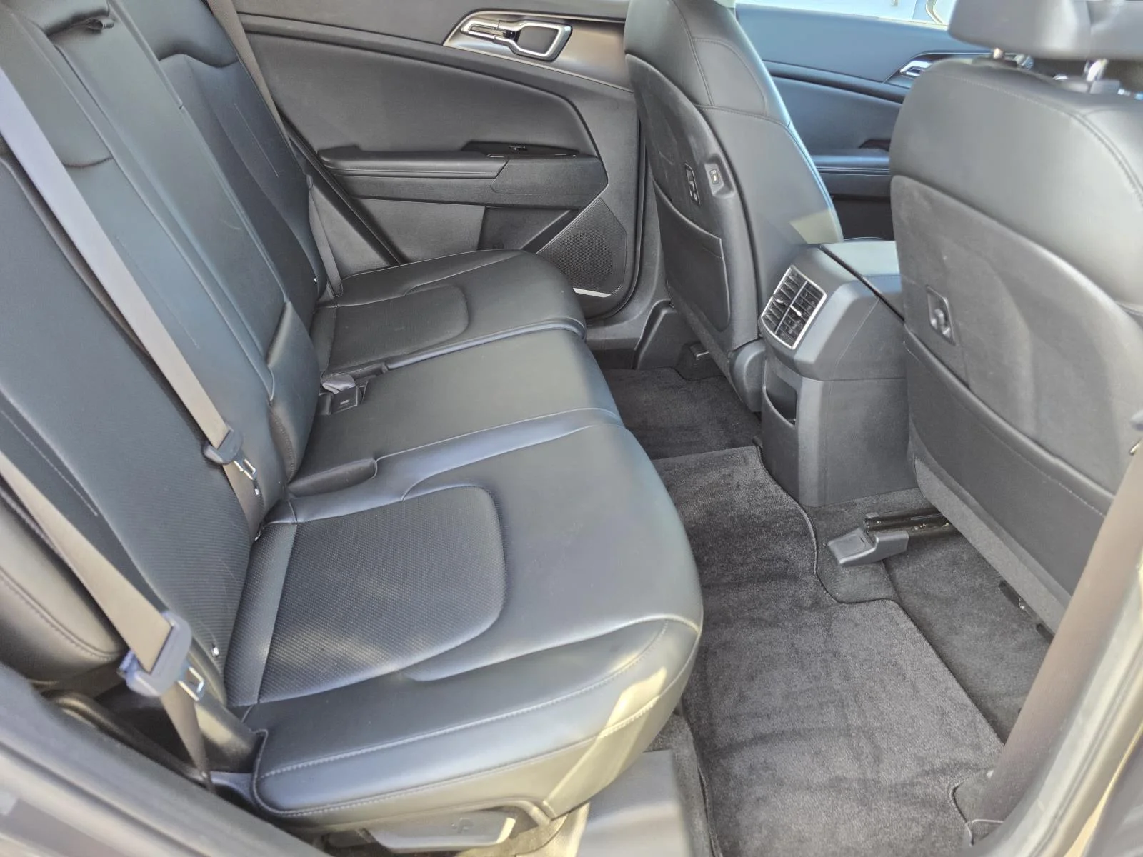 Used 2024 Gravity Gray Kia EX image 19