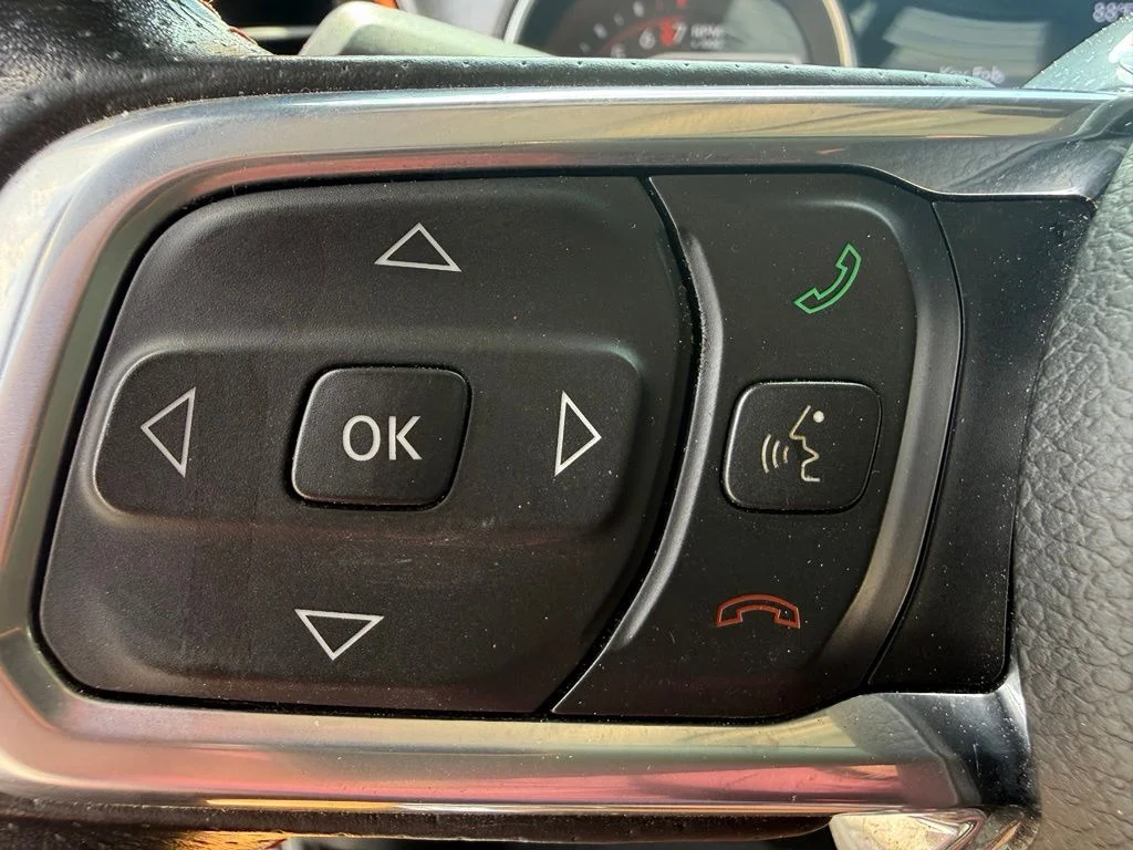 Used 2021 Gray Jeep Mojave image 19