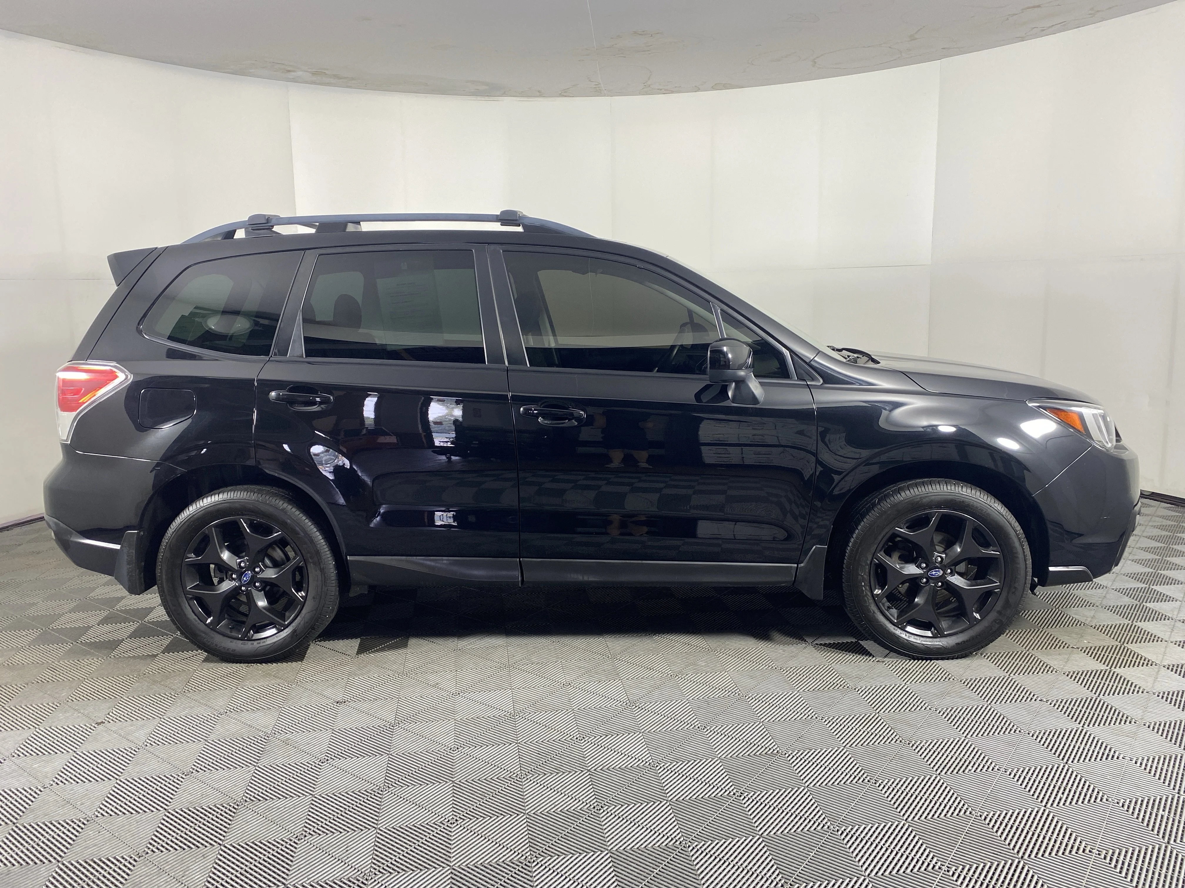 Used 2018 Crystal Black Silica Subaru Premium Black Edition image 7