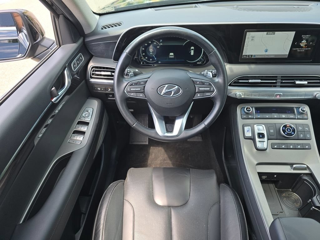 Used 2022 Abyss Black Pearl Hyundai Limited image 4