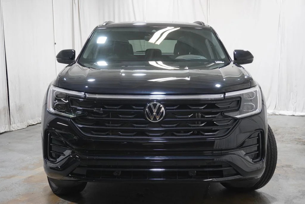 Certified Used 2025 Black Volkswagen 2.0T SEL R-Line Black image 9