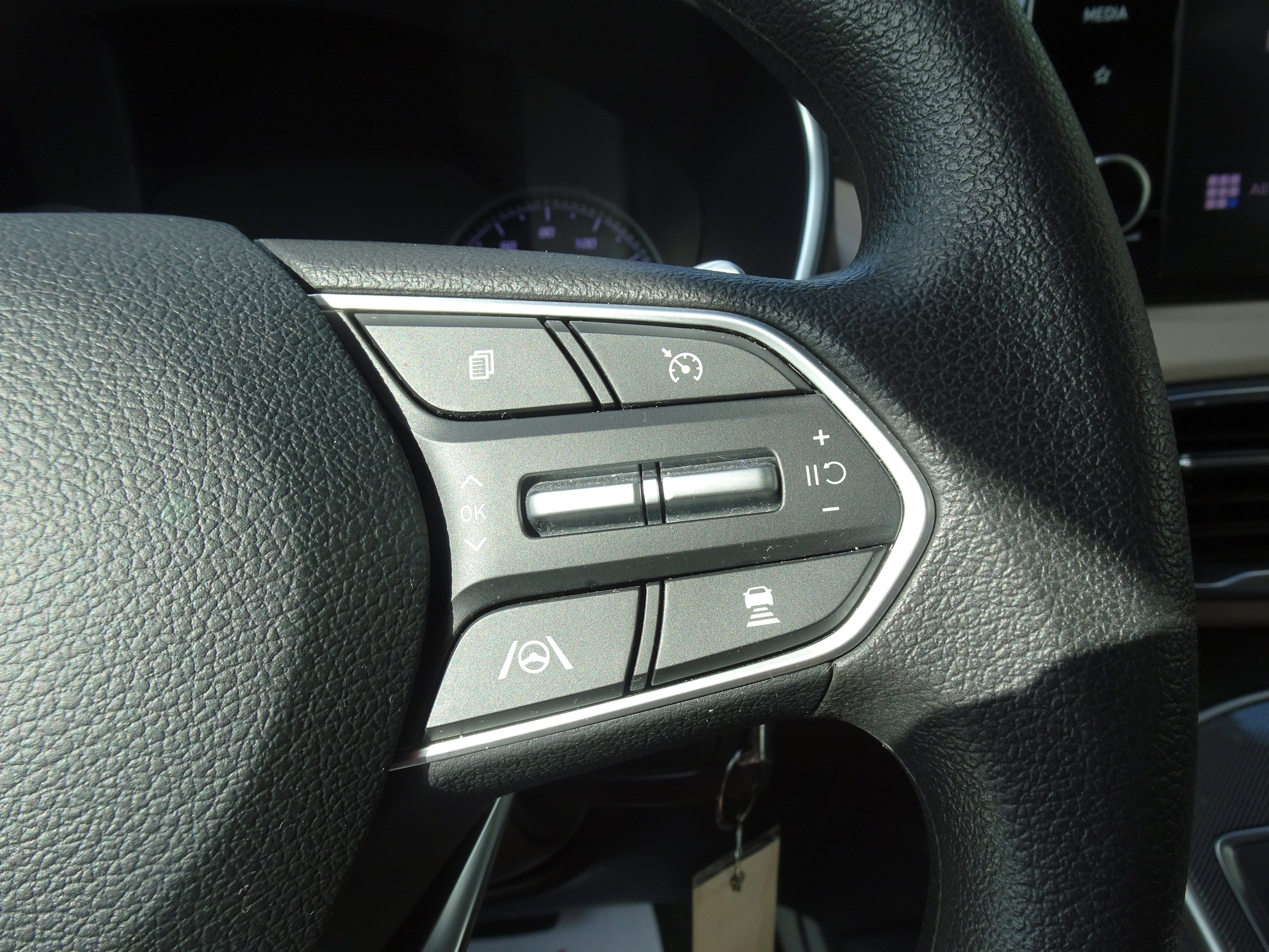 Used 2023 Serenity White Pearl Hyundai SE image 22