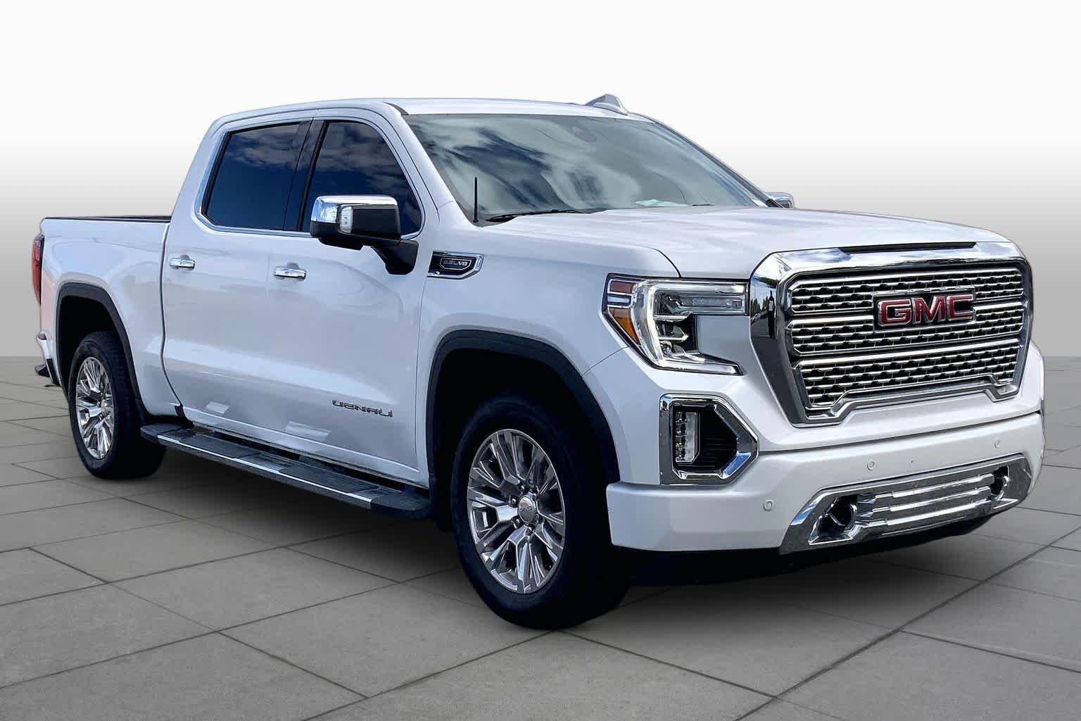 Used 2021 White Frost Tricoat GMC Denali image 3