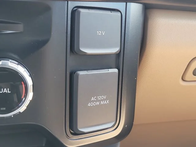 New 2026 Oxford White Ford Lariat image 27