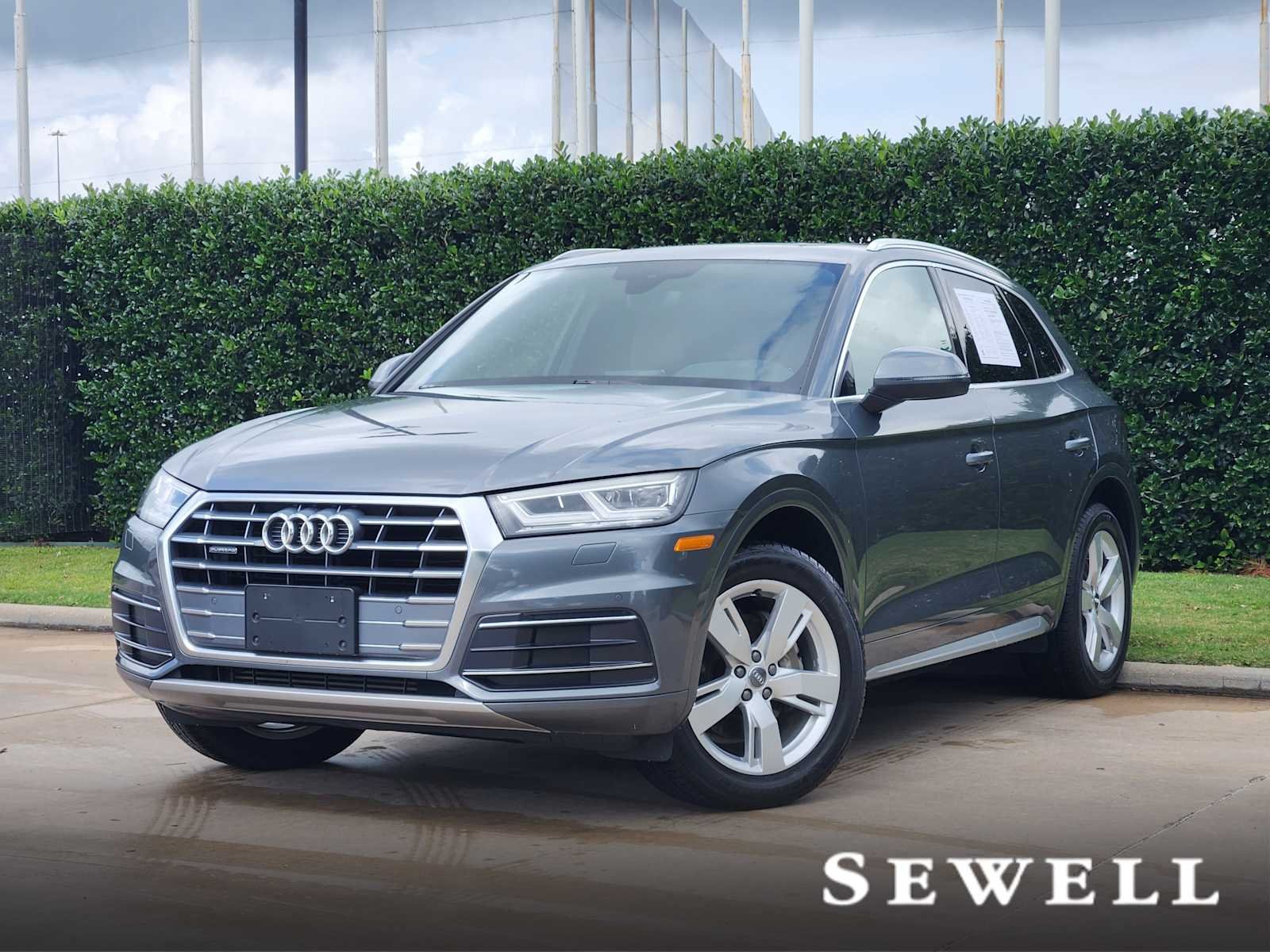 2019 Audi Q5 2.0T quattro S tronic Premium Plus's photo