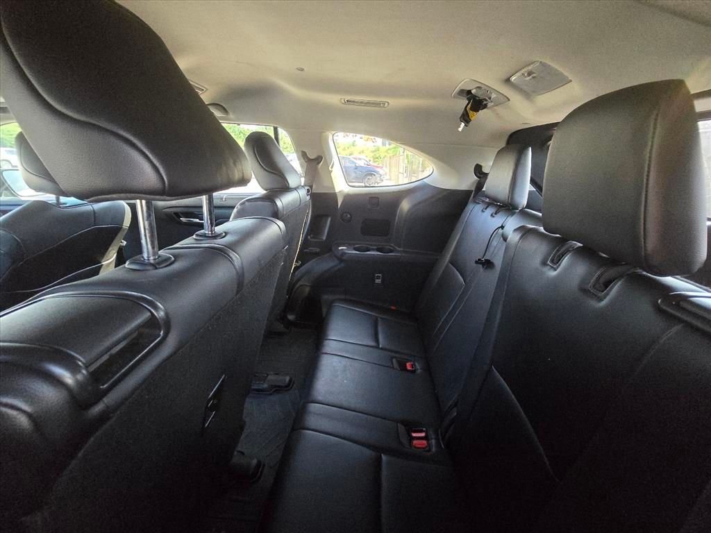 Used 2021 Silver Toyota XLE image 6