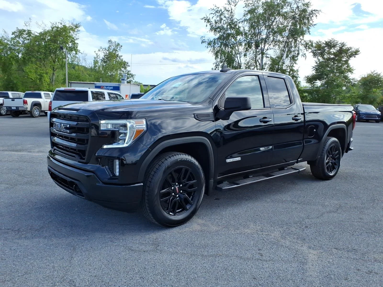 2022 GMC Sierra 4WD Double Cab Standard Box Elevation's photo