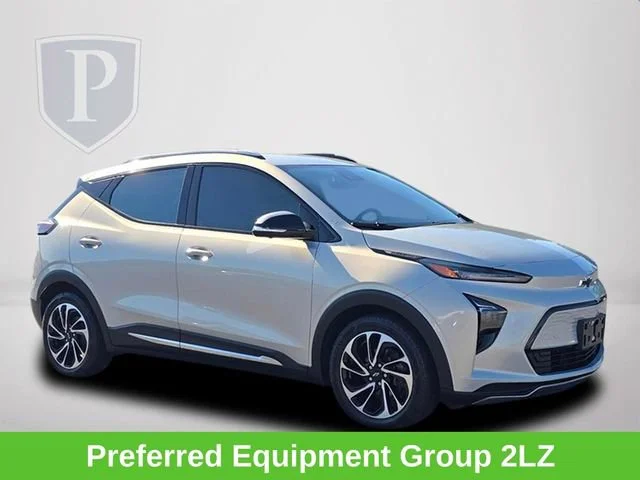 Used 2023 SILVER FLARE METALLIC Chevrolet Premier image 2