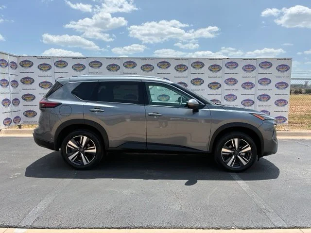 Certified Used 2026 Gun Metallic Nissan SL image 1