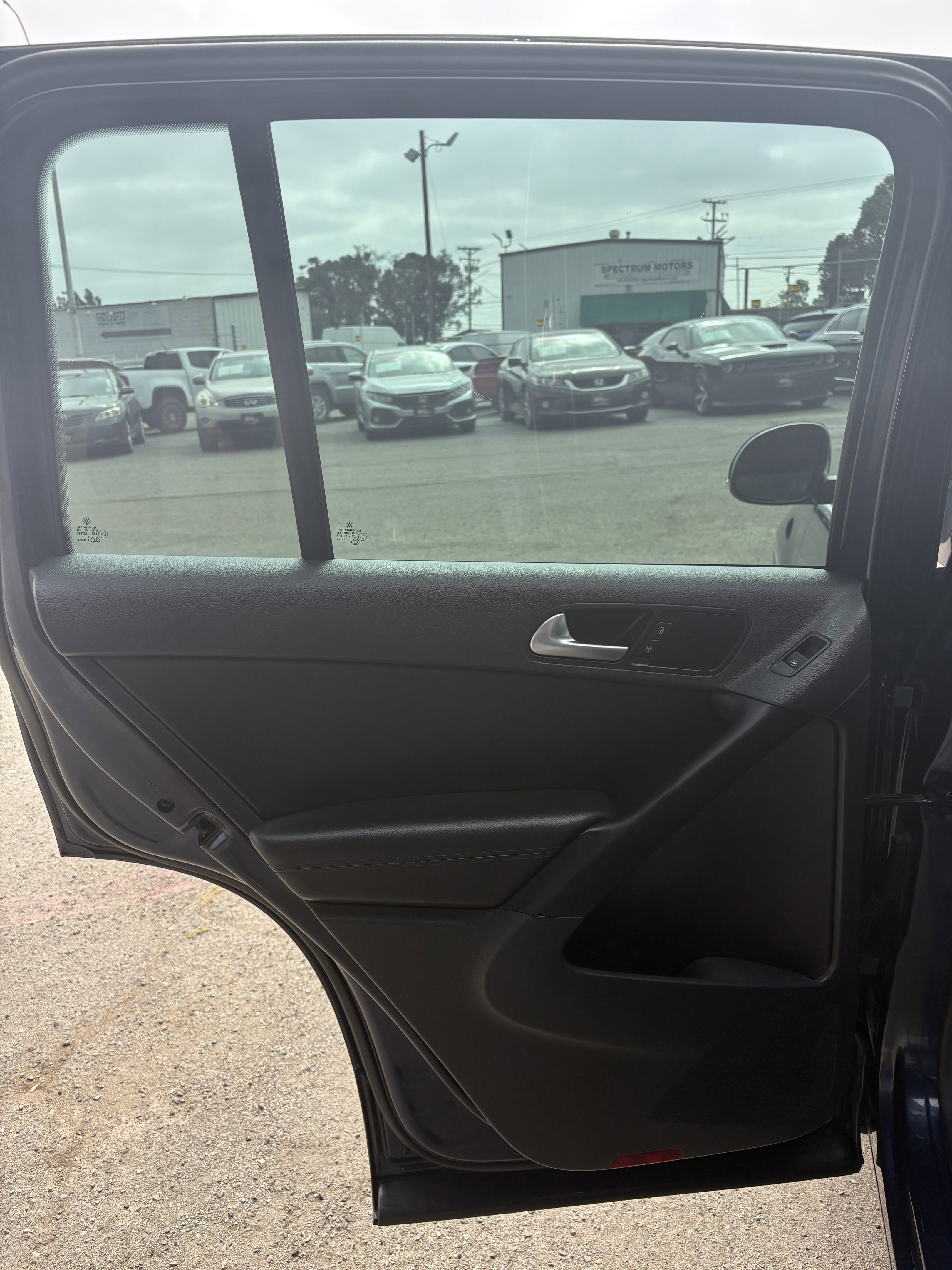 Used 2016 Blue Volkswagen  image 10