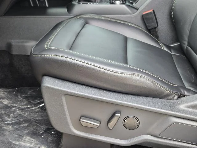 New 2025 Carbonized Gray Metallic Ford Badlands® image 36