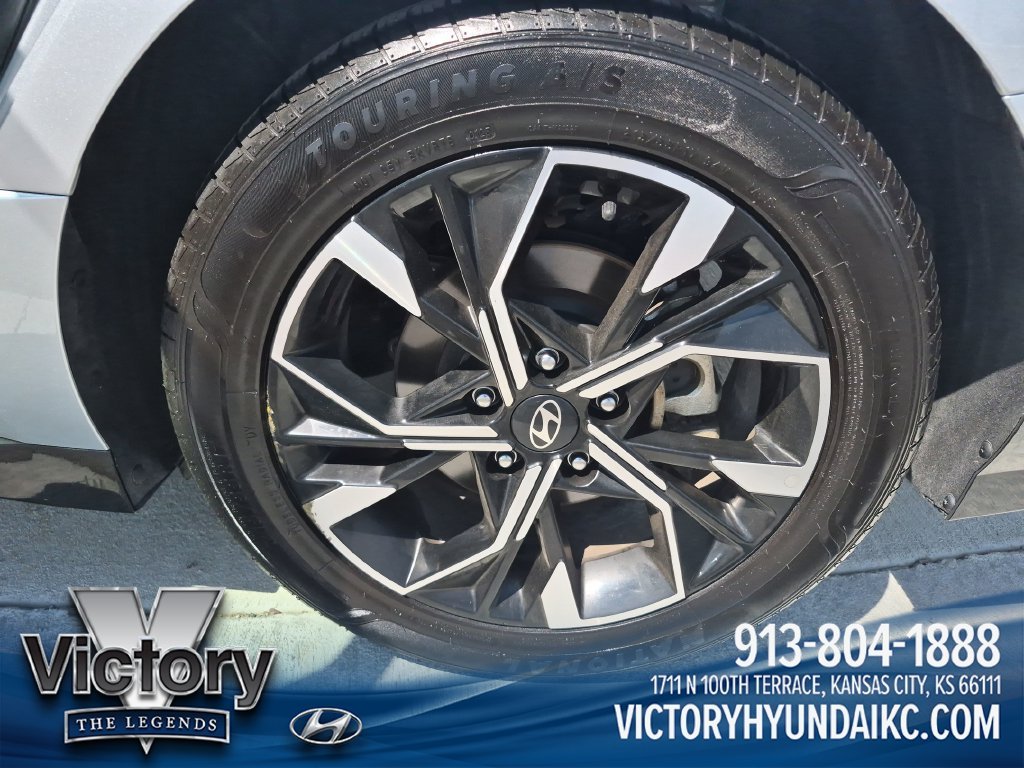 Certified Used 2025 Silver Hyundai SEL image 25