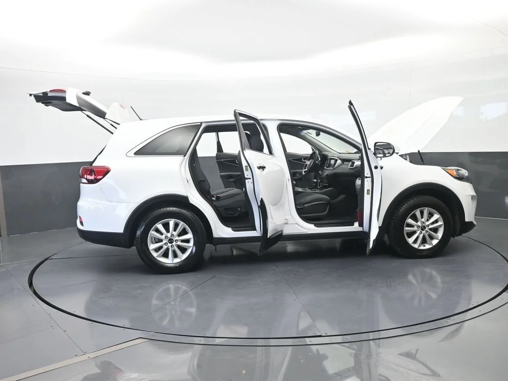 Used 2020 Snow White Pearl Kia LX image 65