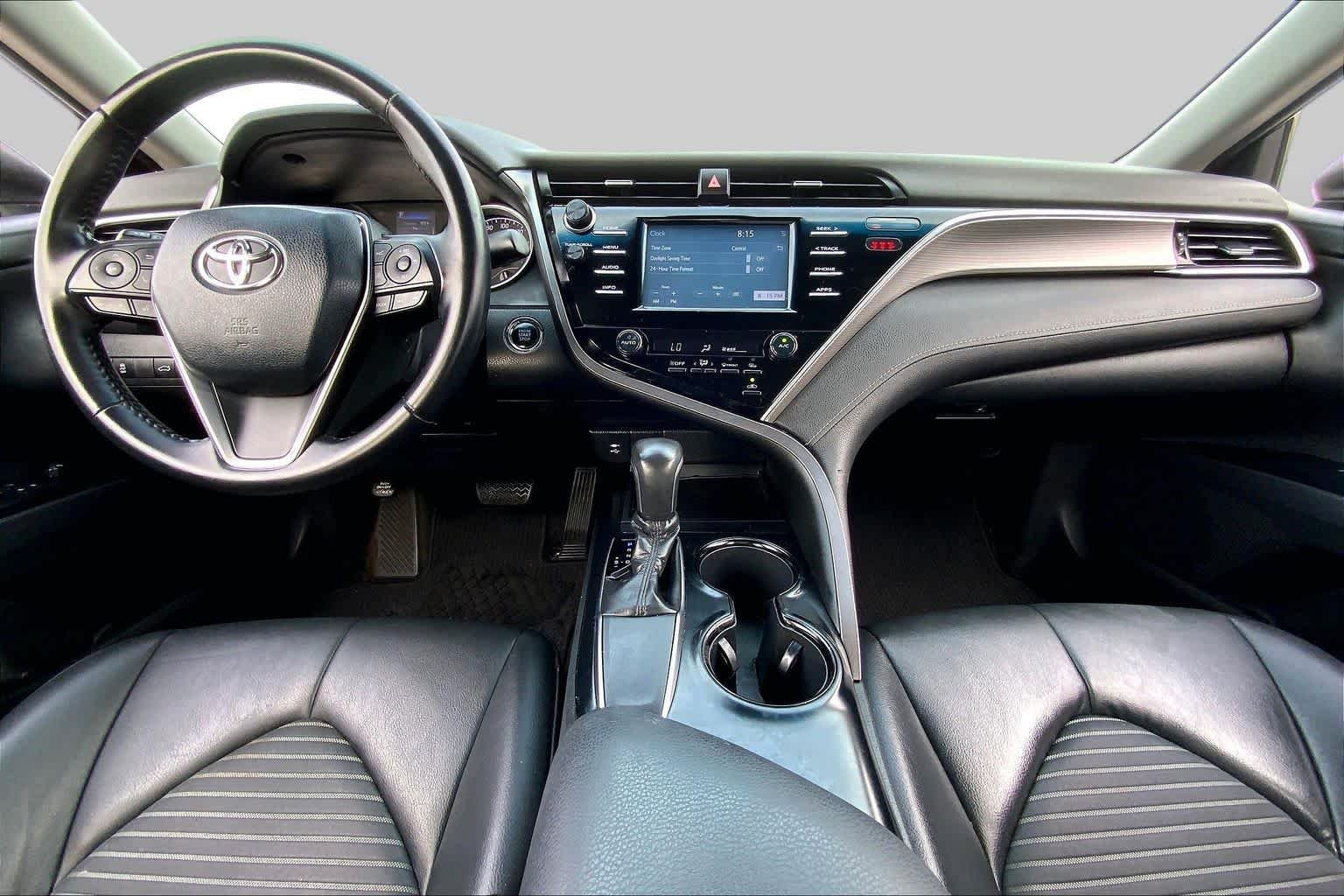Used 2018 Celestial Silver Metallic Toyota SE image 15