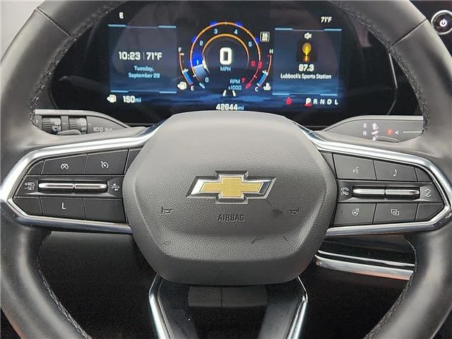 Used 2025 Blue Chevrolet LT Front-Wheel Drive image 19