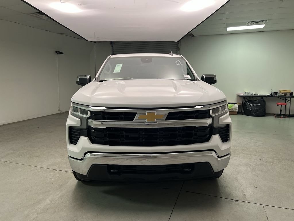 New 2026 Summit White Chevrolet LT (2FL) image 3