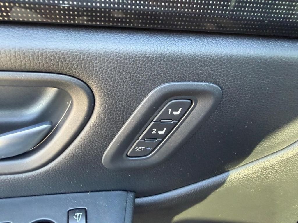 Used 2025 Crystal Black Pearl Honda AWD Elite image 23