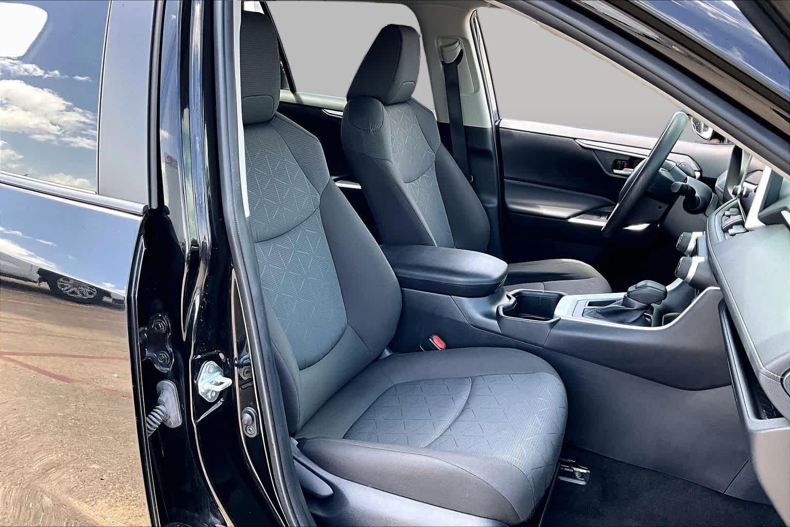 Used 2025 Midnight Black Metallic Toyota XLE image 9