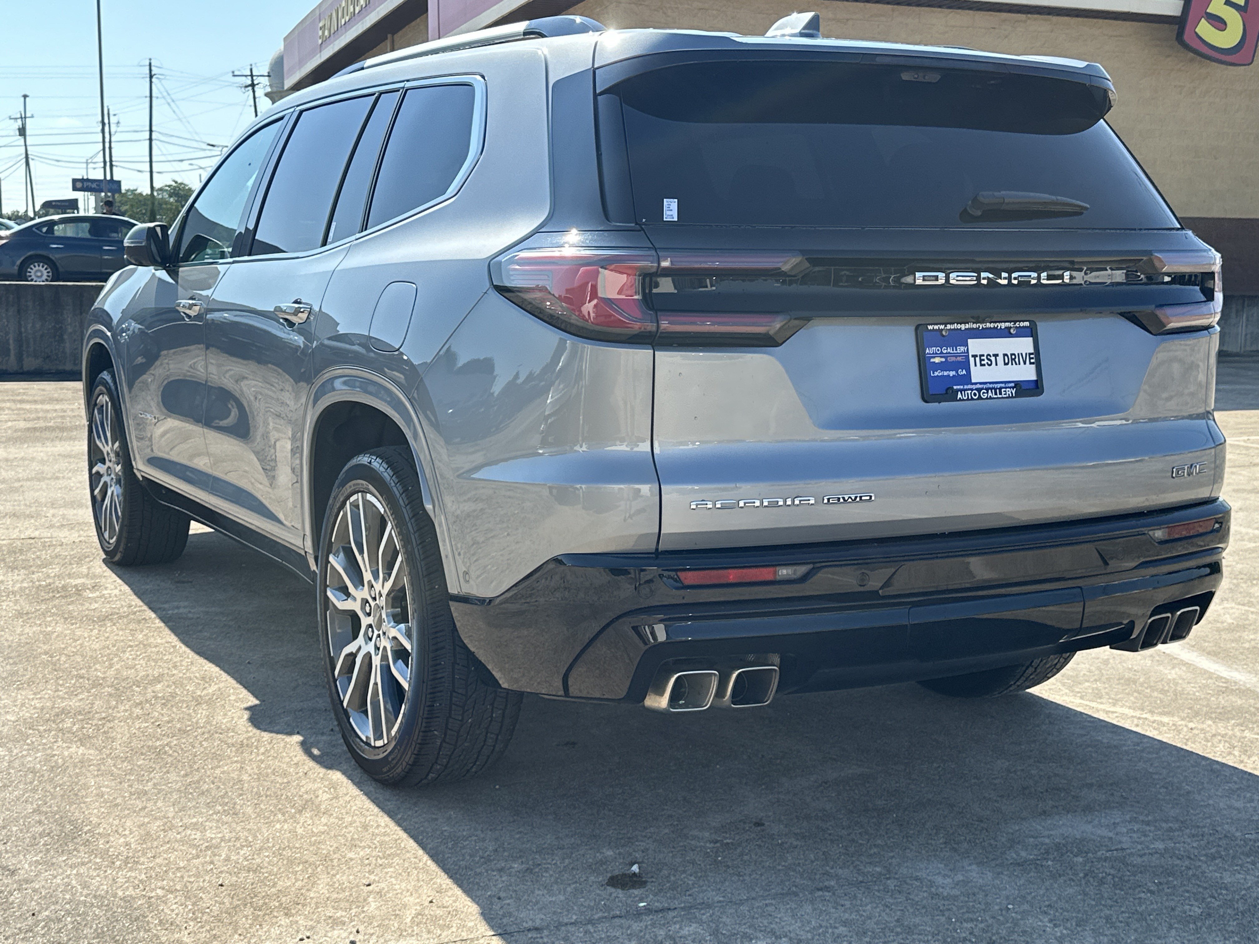 2026 GMC Acadia Denali Ultimate - Photo 8