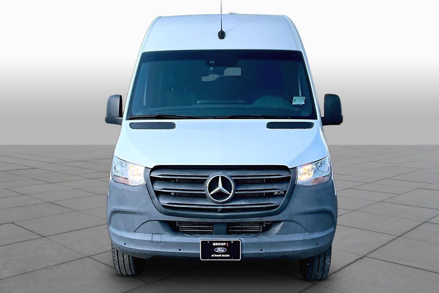 Used 2022 Arctic White Mercedes-Benz  image 4