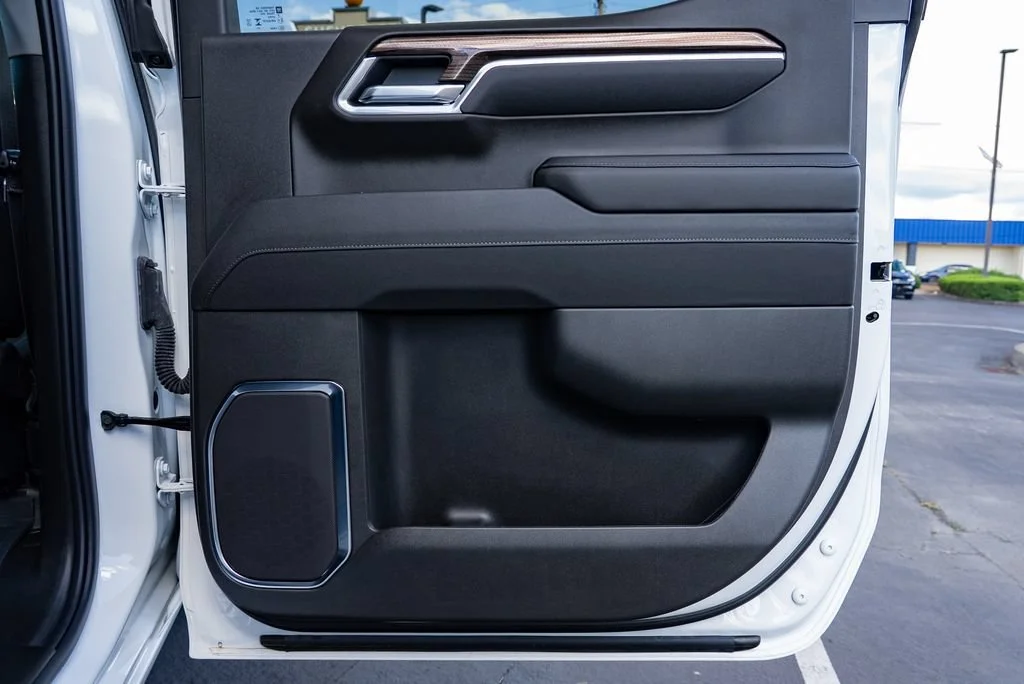New 2026 Summit White Chevrolet LT Trail Boss image 28
