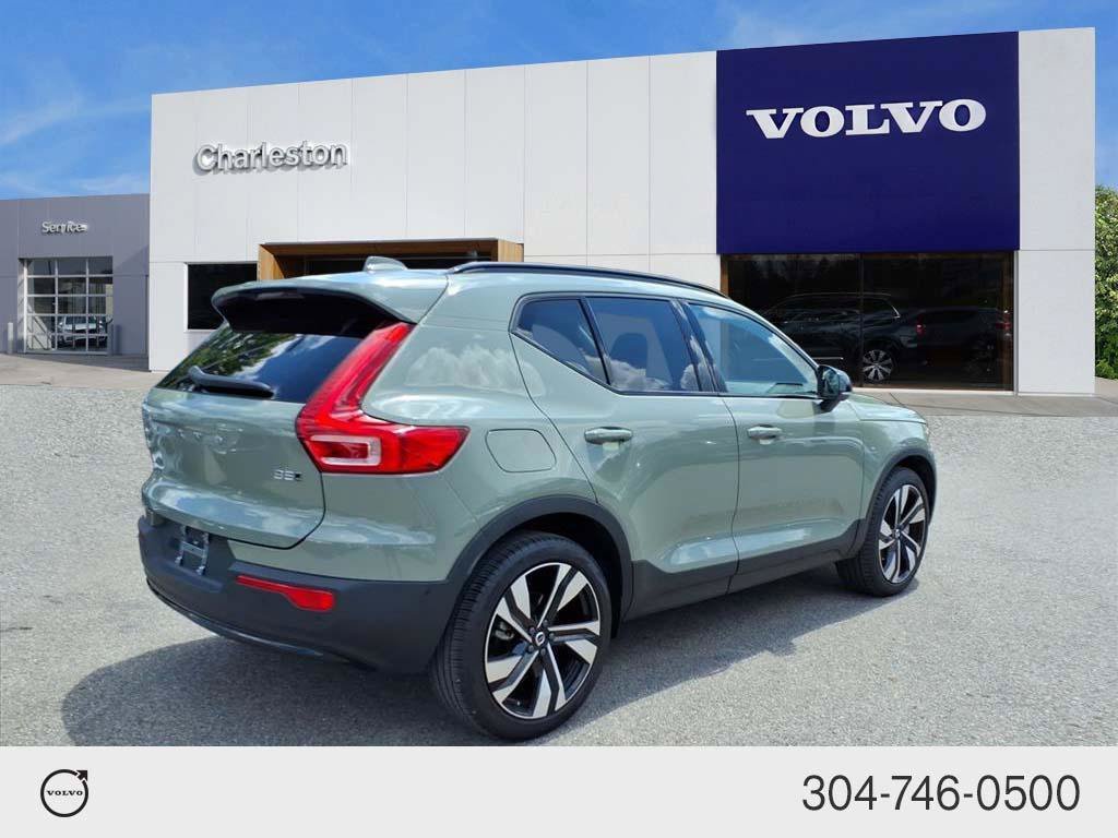 Certified Used 2025 Sage Green Metallic Volvo Ultra Dark Theme image 3