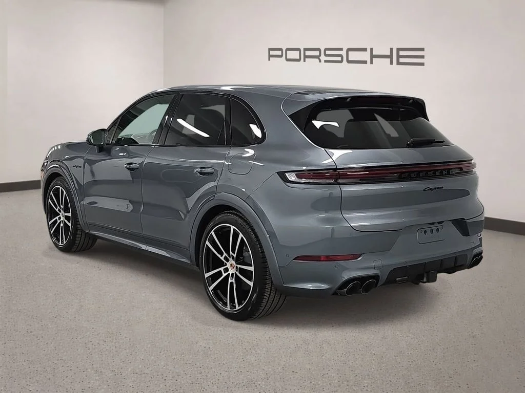 New 2026 Vanadium Grey Metallic Porsche E-Hybrid image 3
