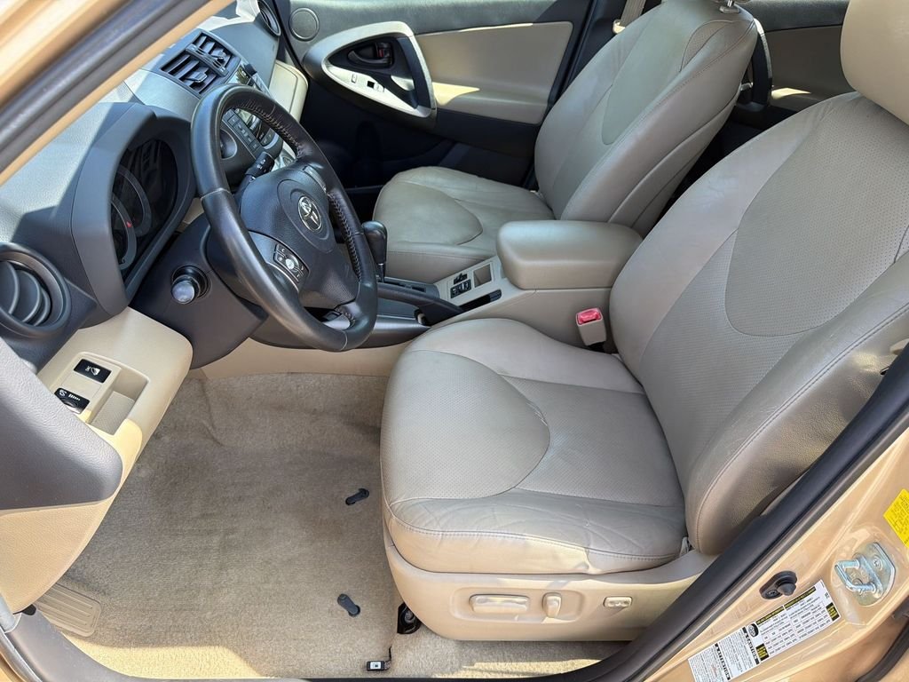 Used 2011  Toyota Limited image 10