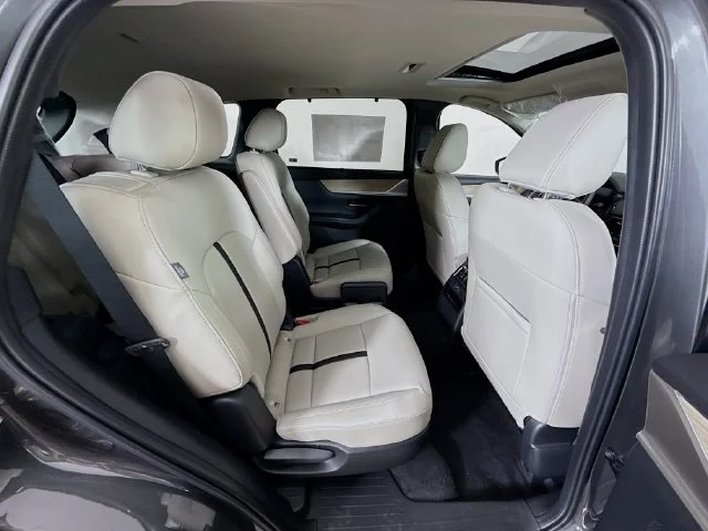 Used 2025 Gray Mazda Preferred image 28