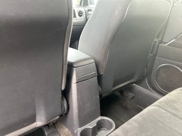 Used 2017 Blue Jeep Latitude image 8