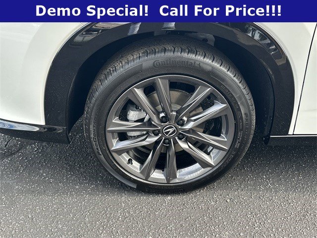 Used 2025 Platinum White Acura w/A-Spec Package image 11