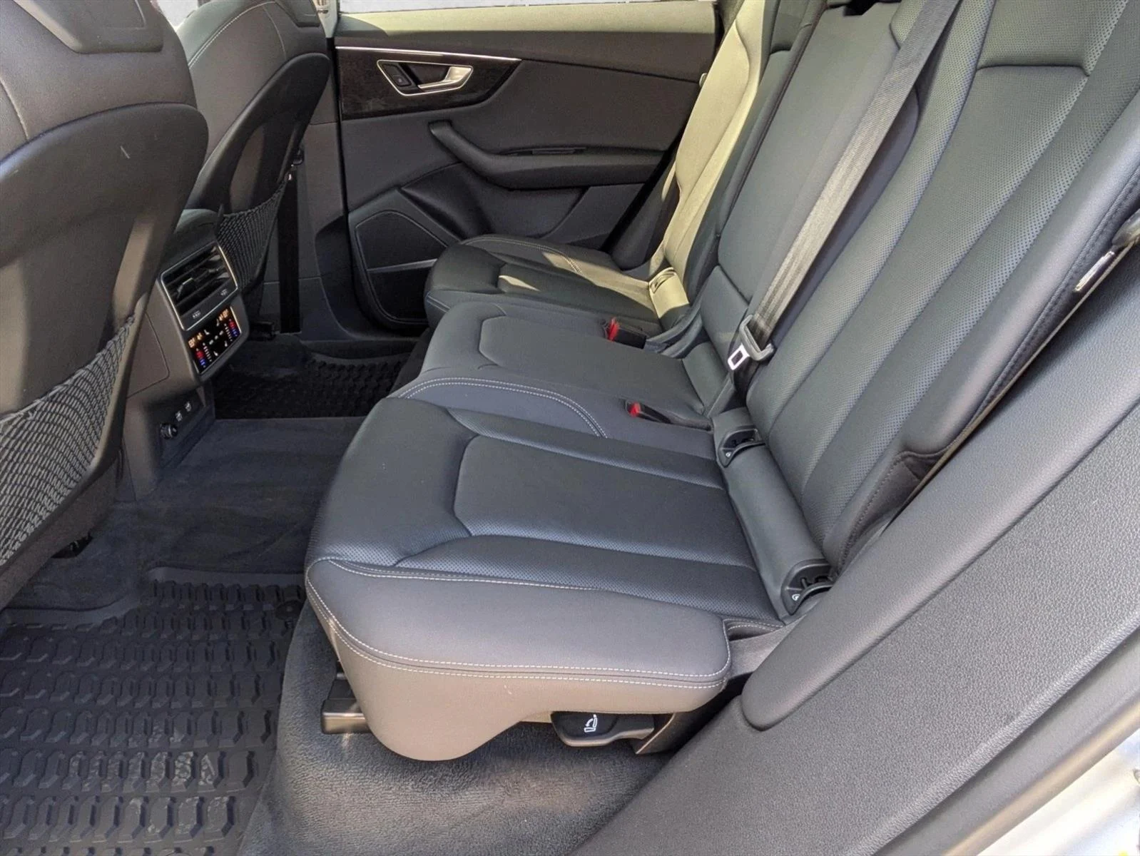 Used 2019 Silver Audi Premium Plus image 20