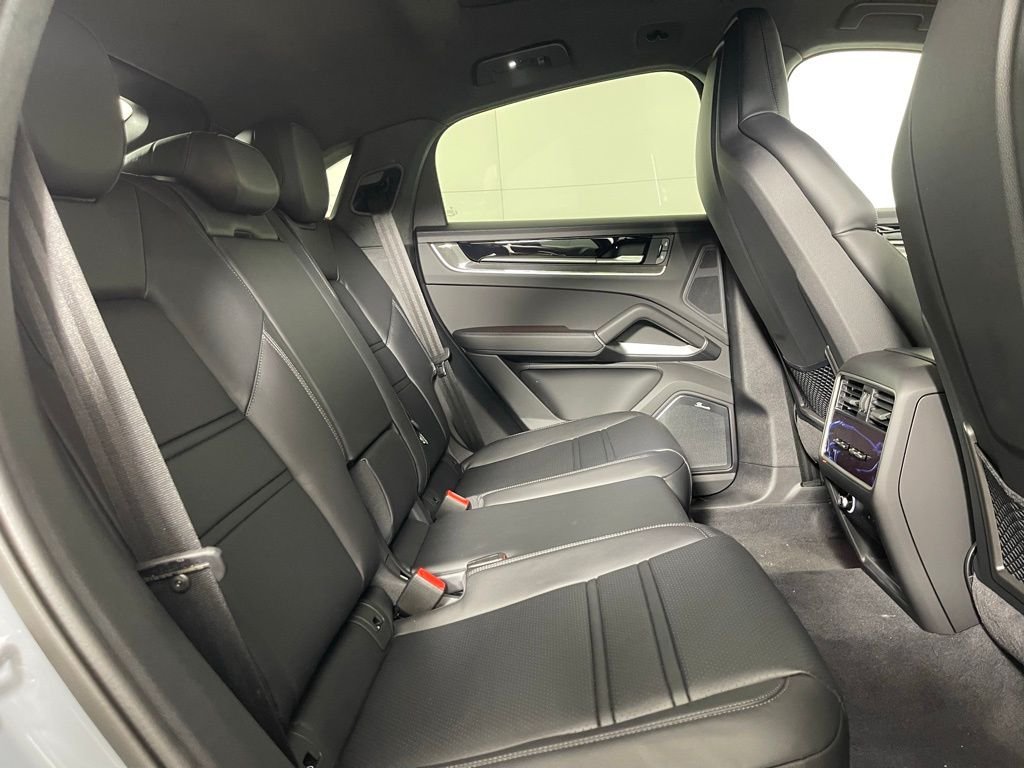 2025 Porsche Cayenne Coup Turbo E-Hybrid - Photo 18