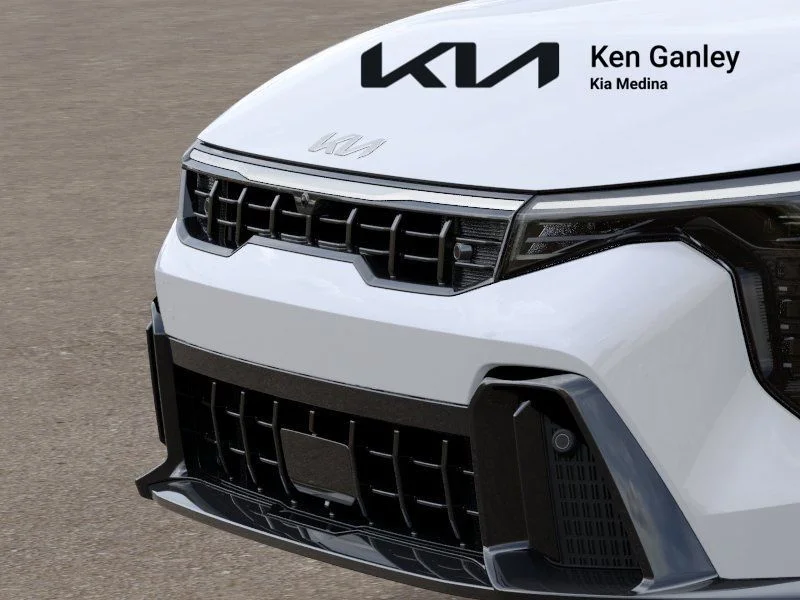 2025 Kia K4 GT-Line Turbo - Photo 12