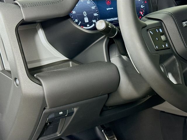 2026 Land Rover Defender V8 - Photo 10