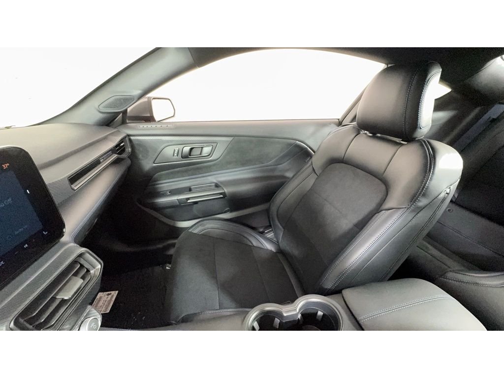 2025 Ford Mustang Dark Horse - Photo 8